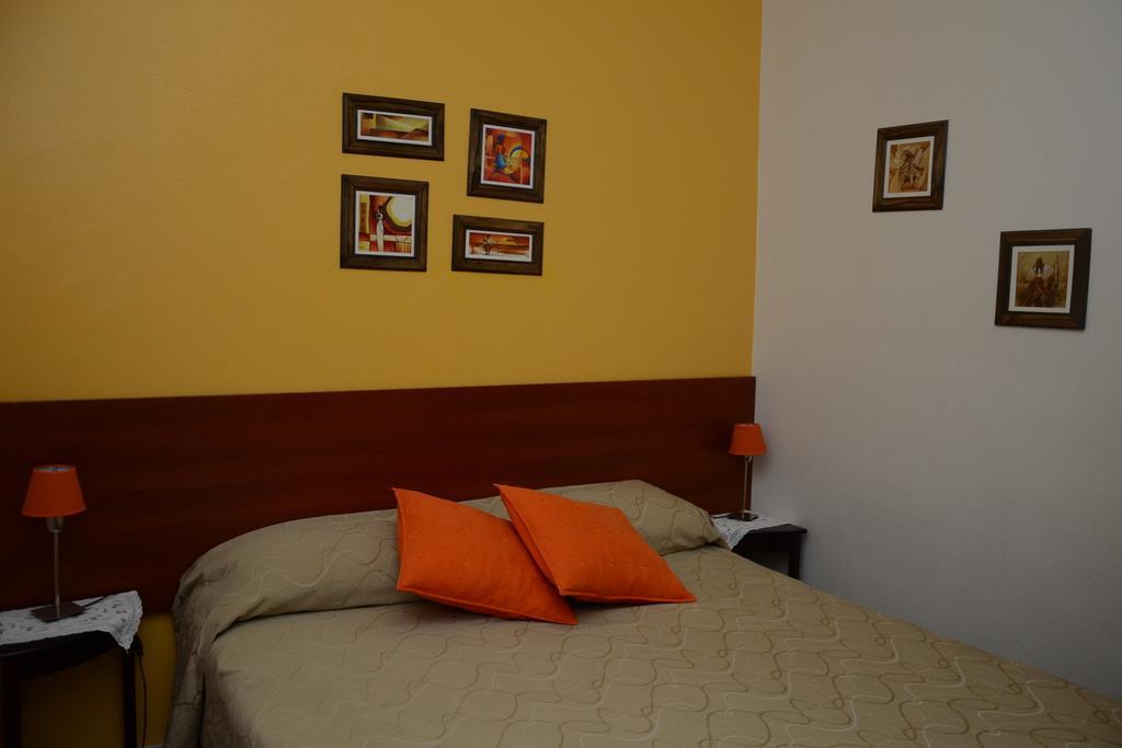Hotel Del Mar Κομοντόρο Ριβαντάβια Δωμάτιο φωτογραφία